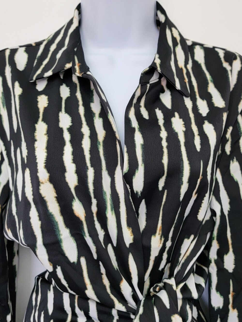 House Of Harlow 1960 X Revolve Satin Wrap Dress Long Sleeve Black White Medium - Picture 3 of 12